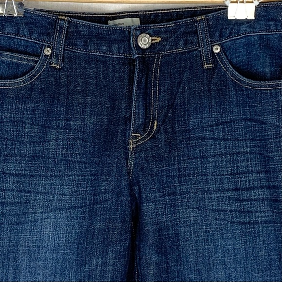 GAP~NWT~Women’s Curvy Flare‎ Dark Vintage Mid Rise Jeans~Sz 8/29R - Picture 5 of 14